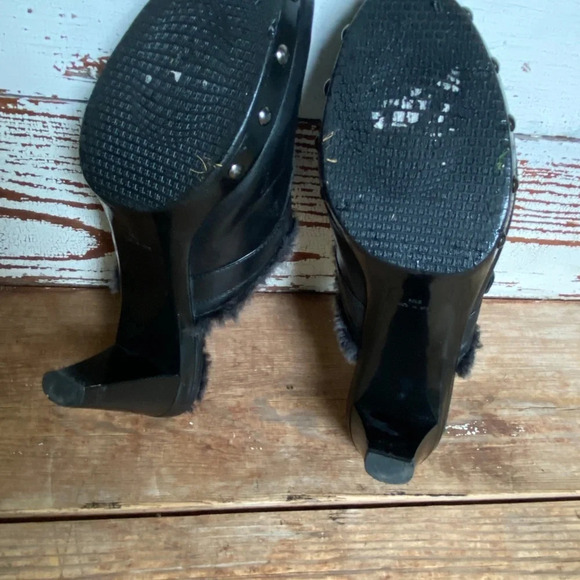 Stuart Weitzman Leather Fur Lined Clogs Mules 10 - Picture 10 of 10